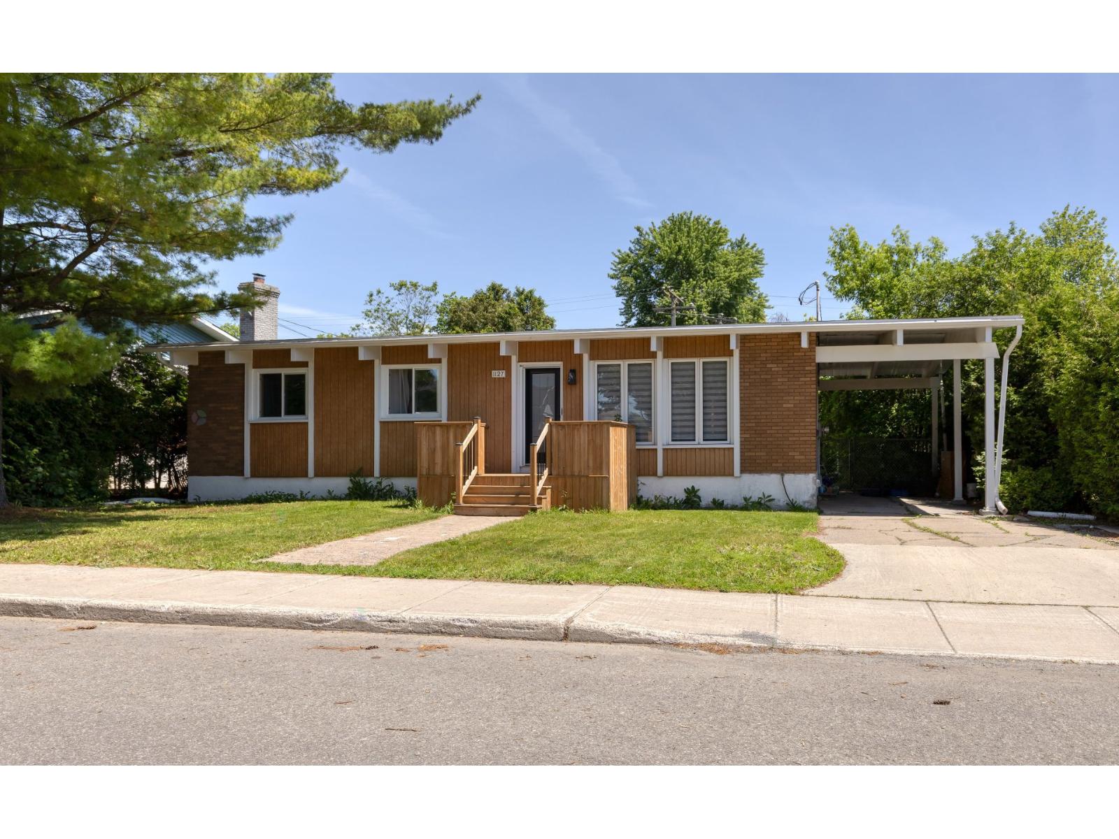 1127 Rue Arthur-sanscartier Property Photo 1