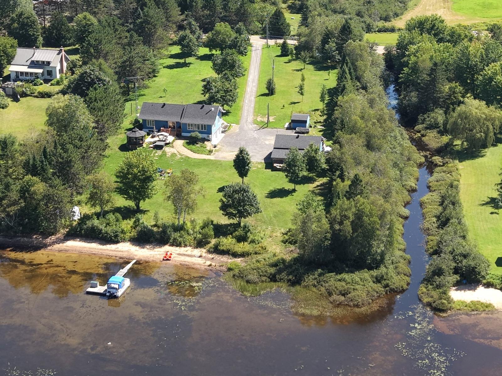 355 Ch. Du Lac-Deligny