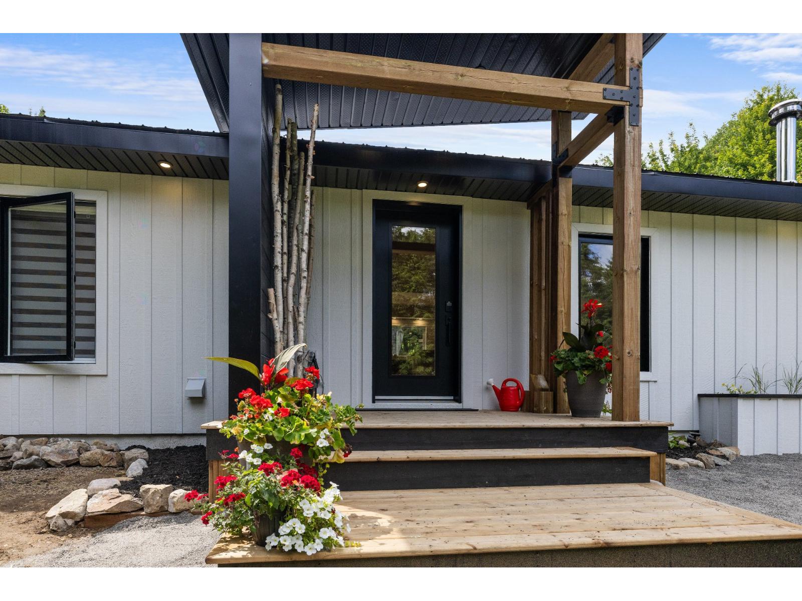 17 Ch. Cascade Property Photo 1