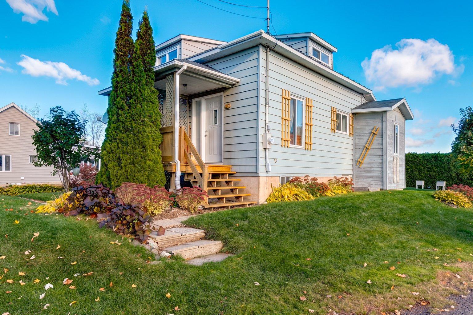 137 Rue Georges Property Photo 3