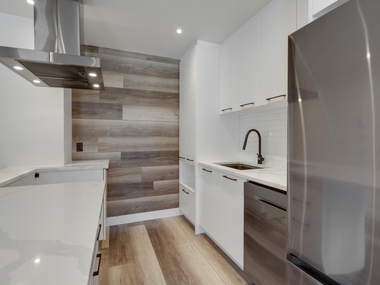 5475 Av. Papineau Property Photo 3