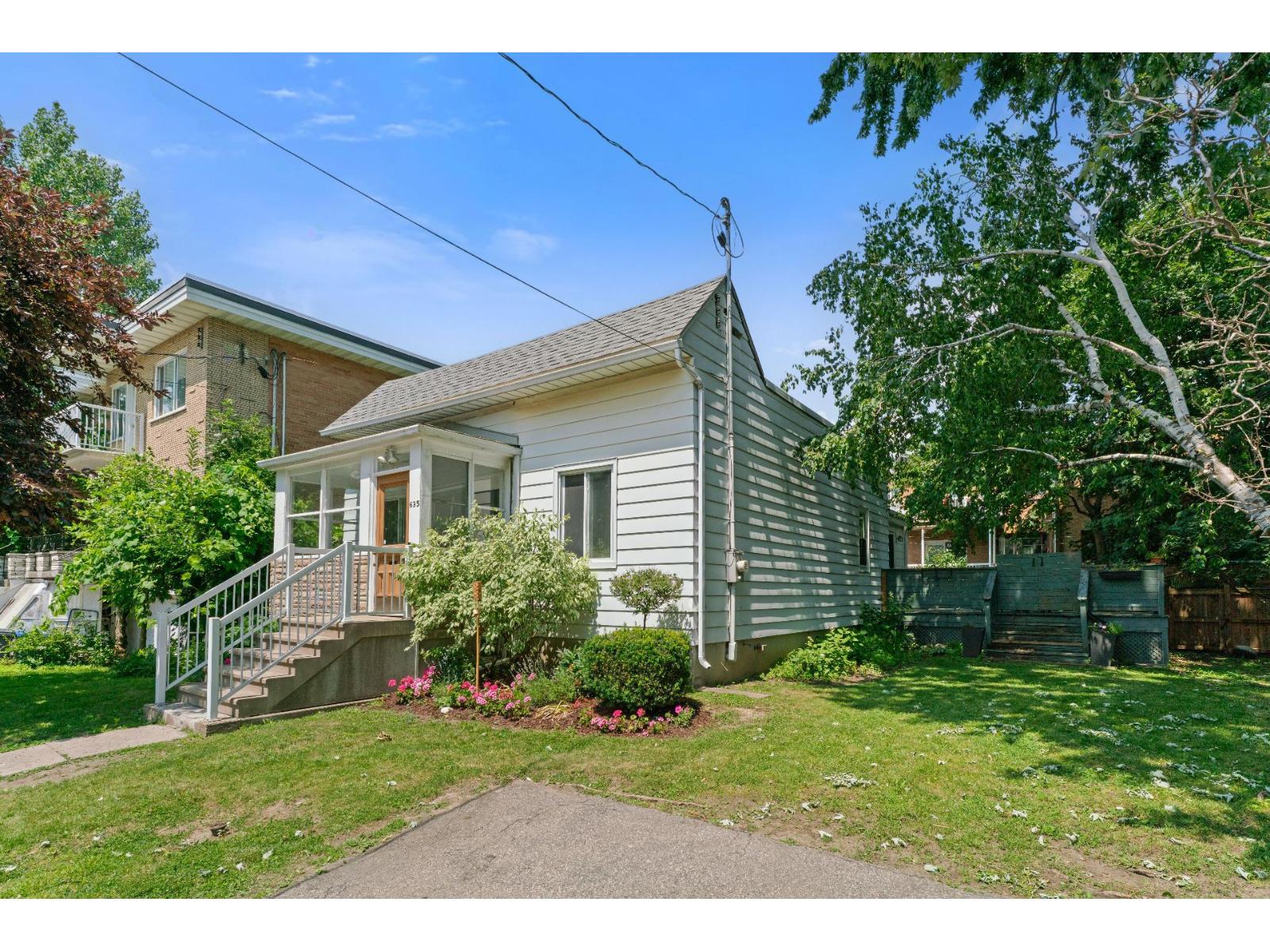 635 Av. Wolseley Property Photo 2