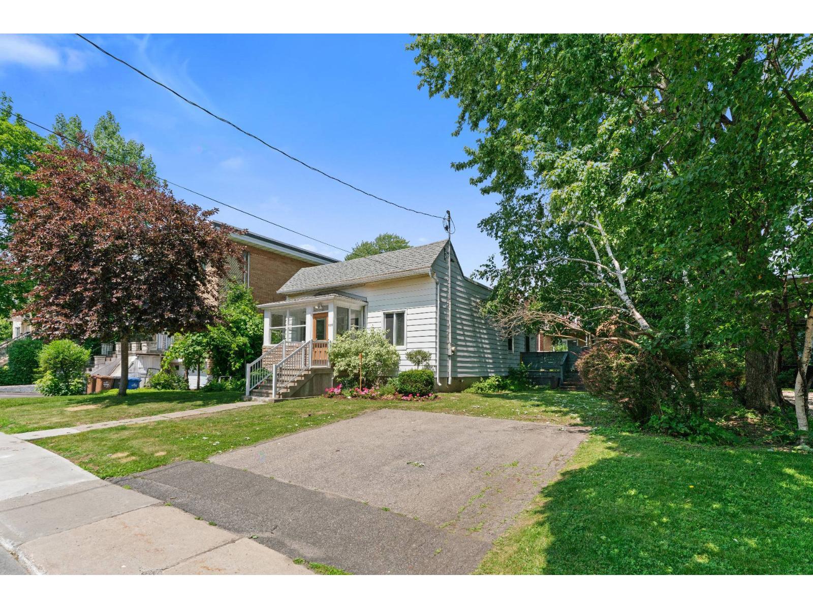 635 Av. Wolseley Property Photo 3