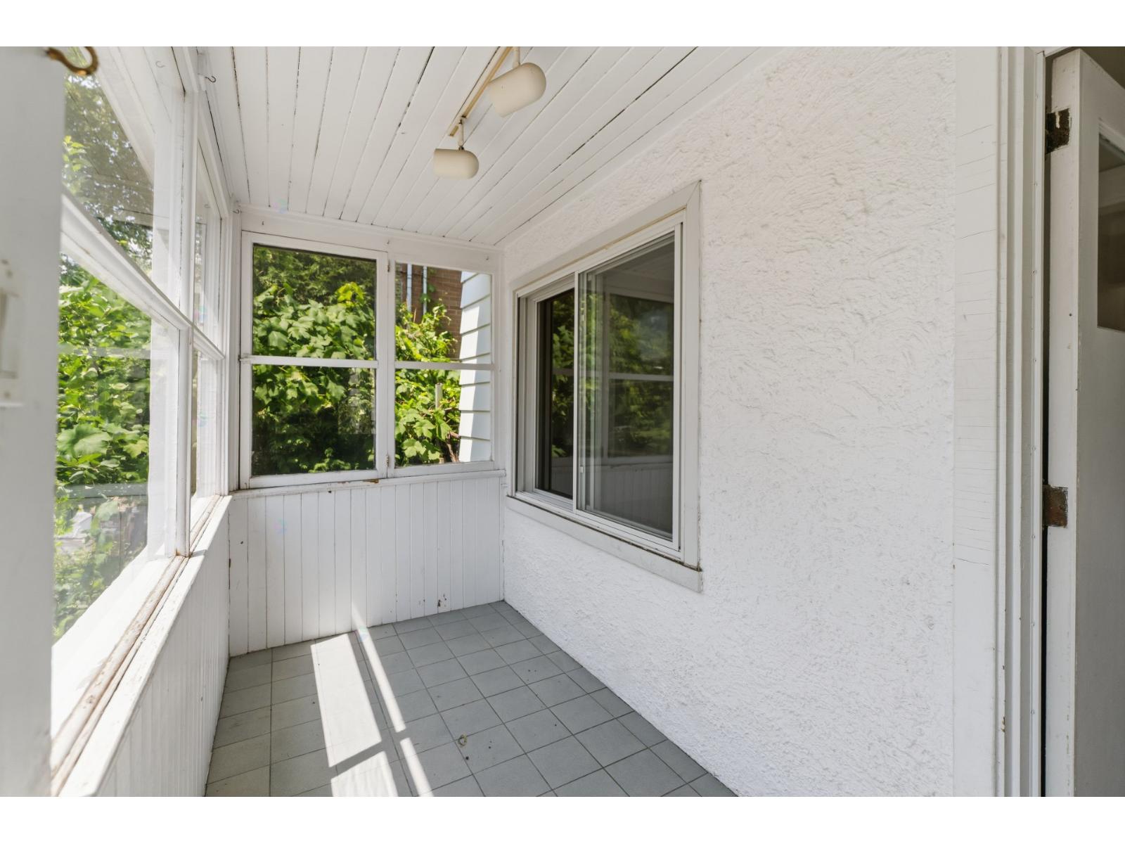 635 Av. Wolseley Property Photo 4