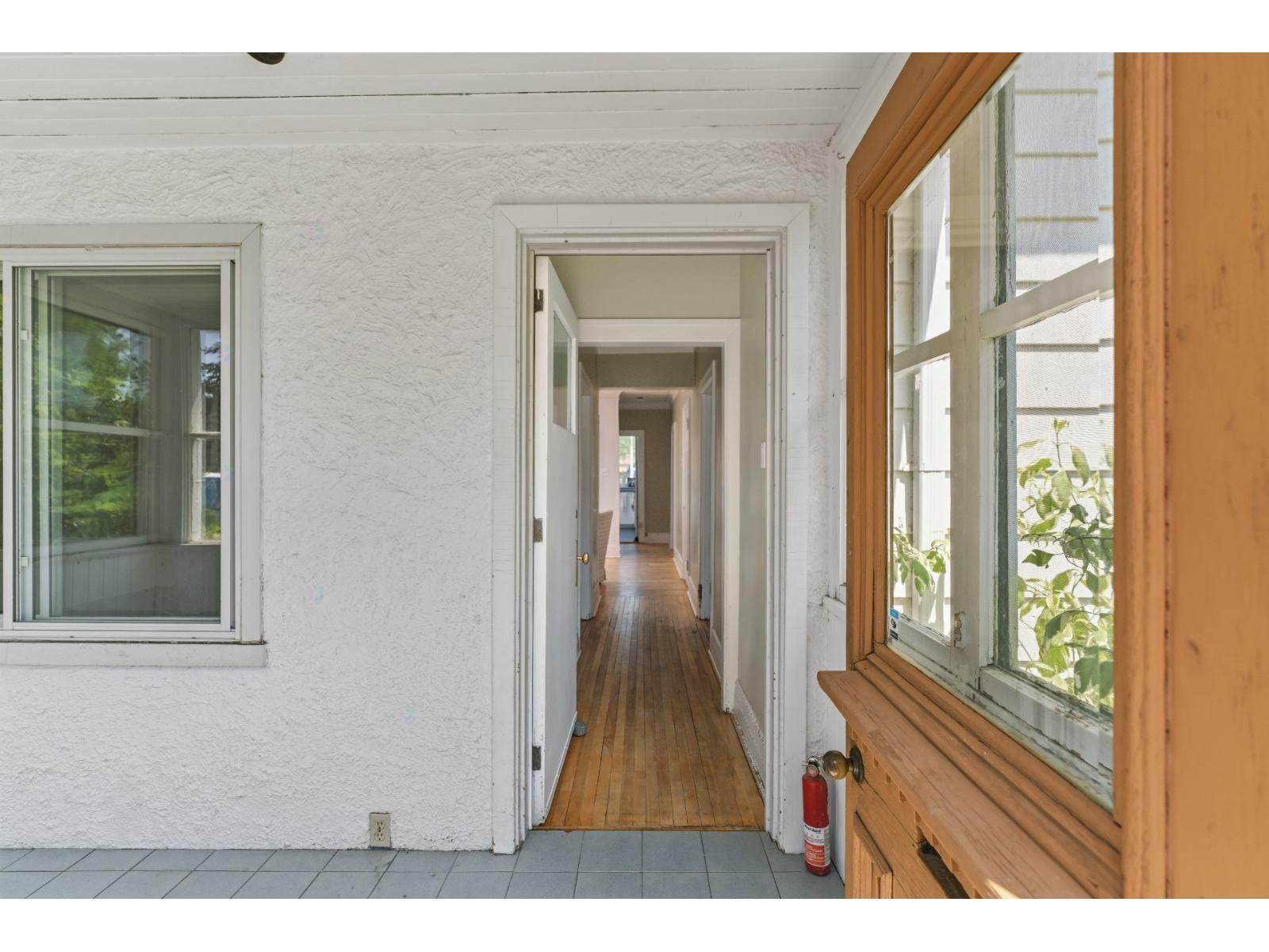 635 Av. Wolseley Property Photo 5