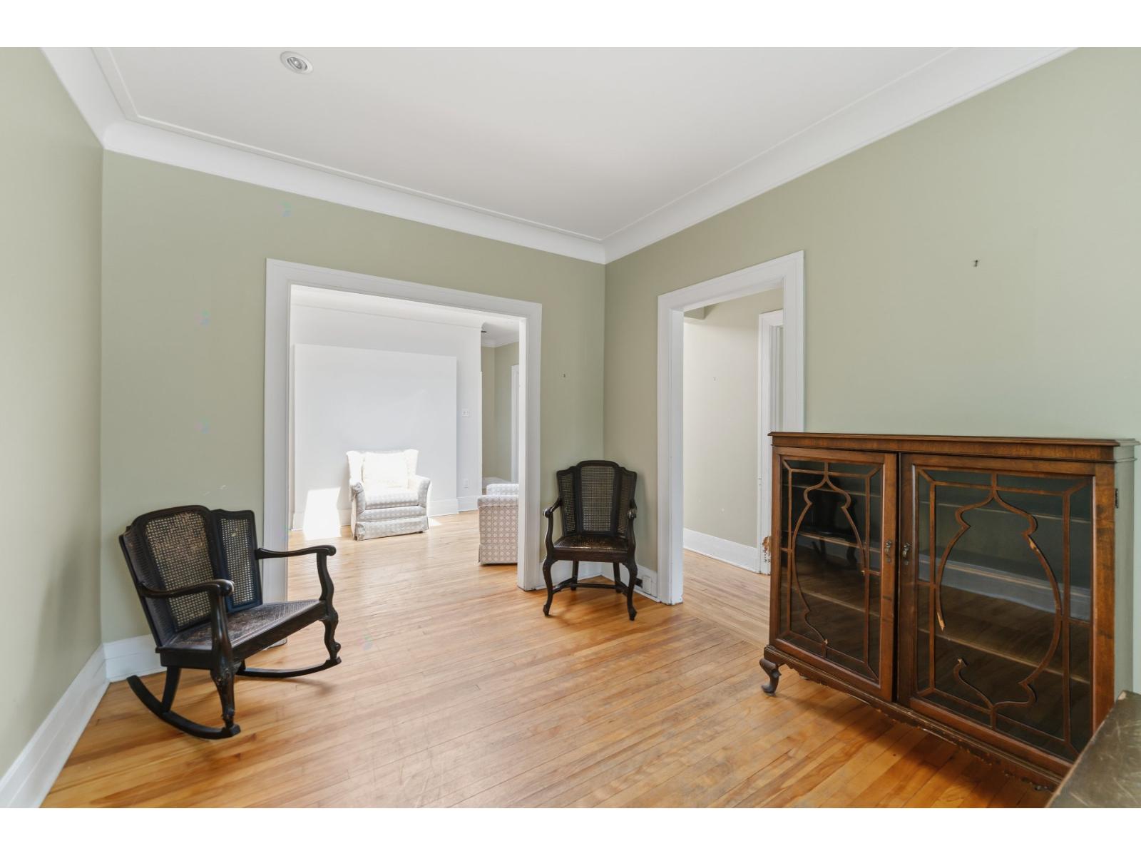635 Av. Wolseley Property Photo 8