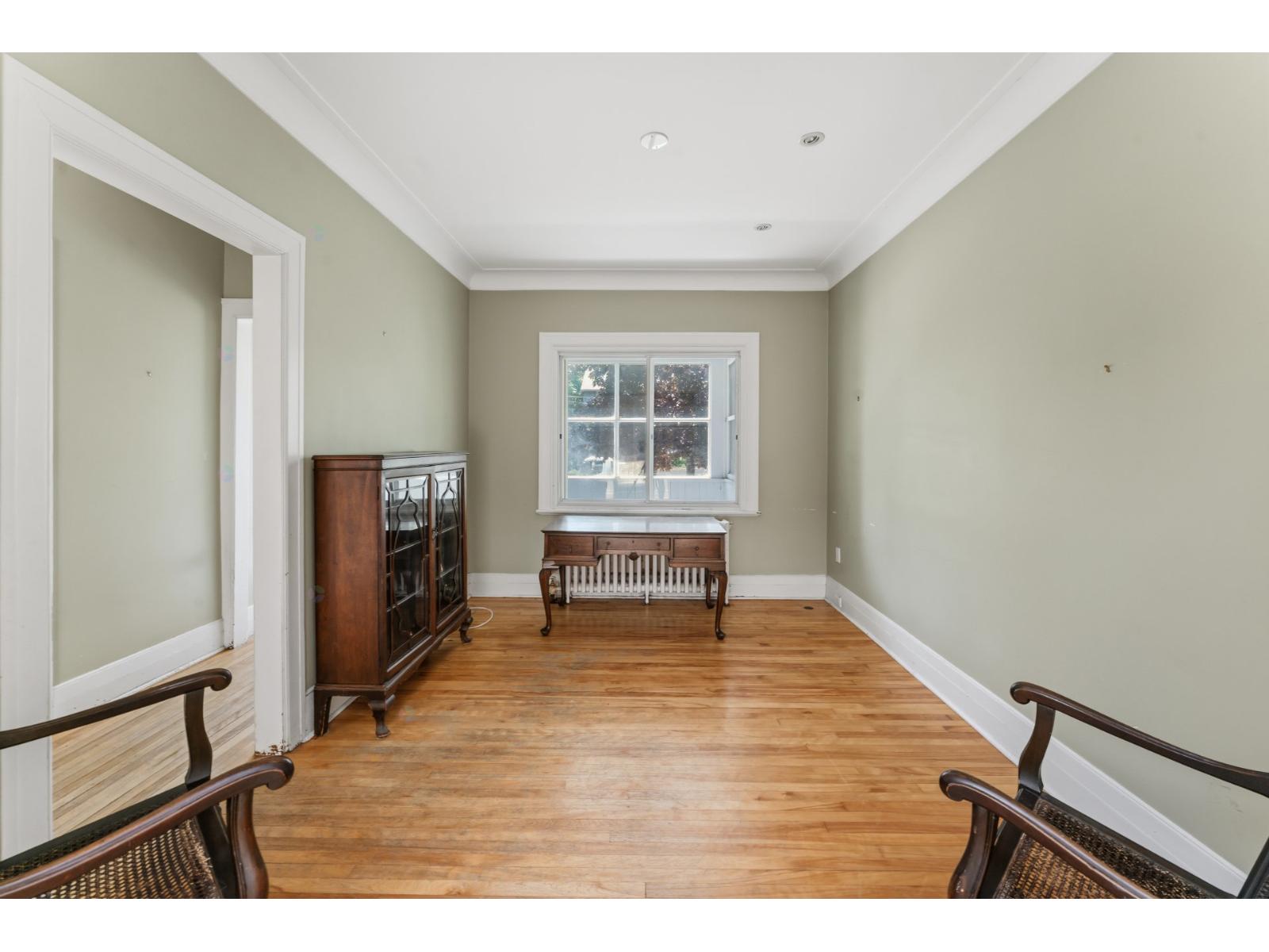 635 Av. Wolseley Property Photo 9