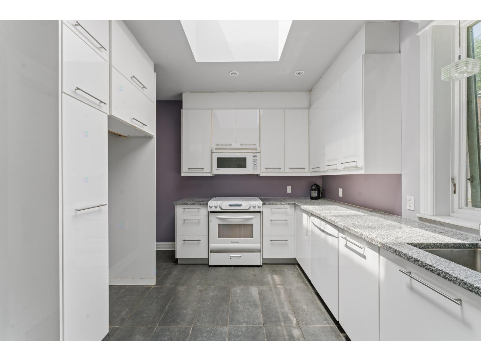 635 Av. Wolseley Property Photo 20