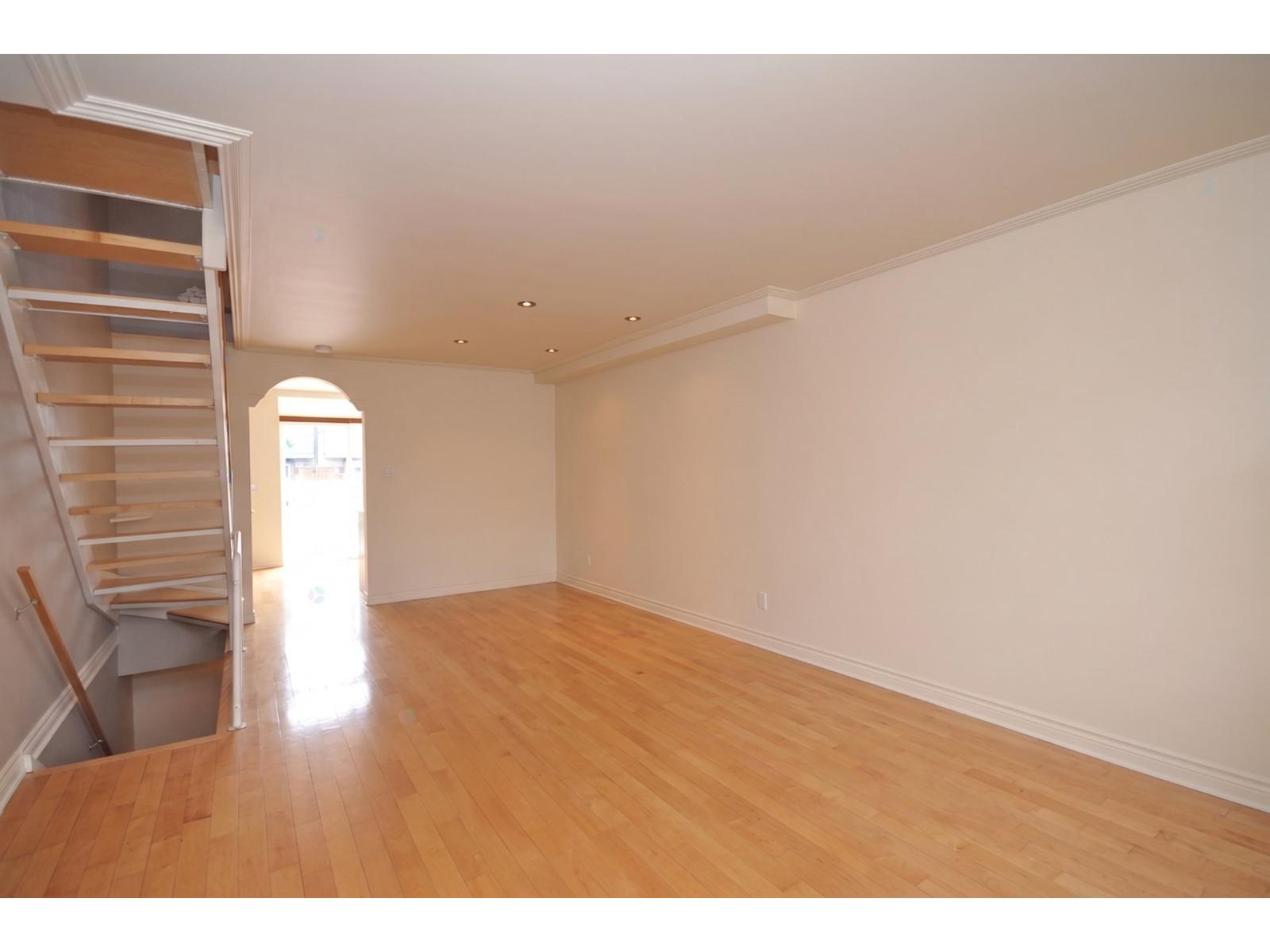 3383 Rue Anatole-carignan Property Photo 4