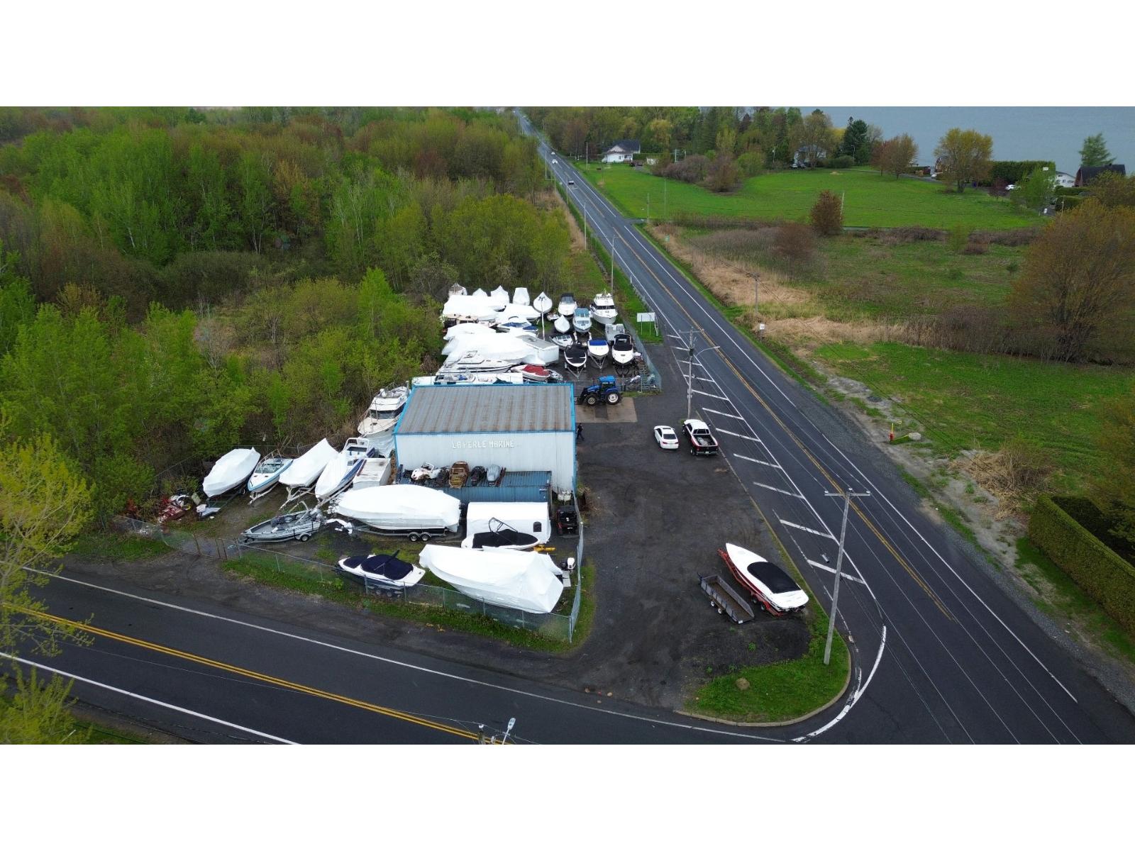 7983 Route Marie-victorin Property Photo 1