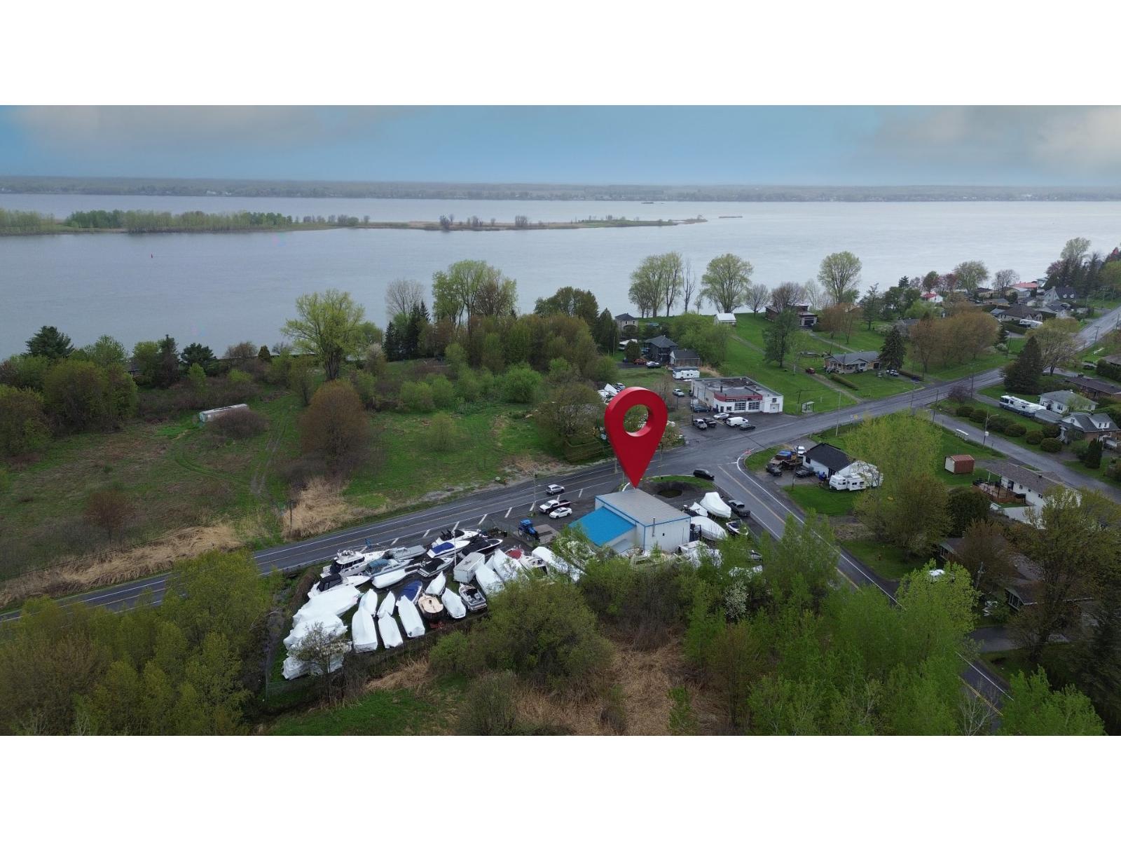7983 Route Marie-victorin Property Photo 4