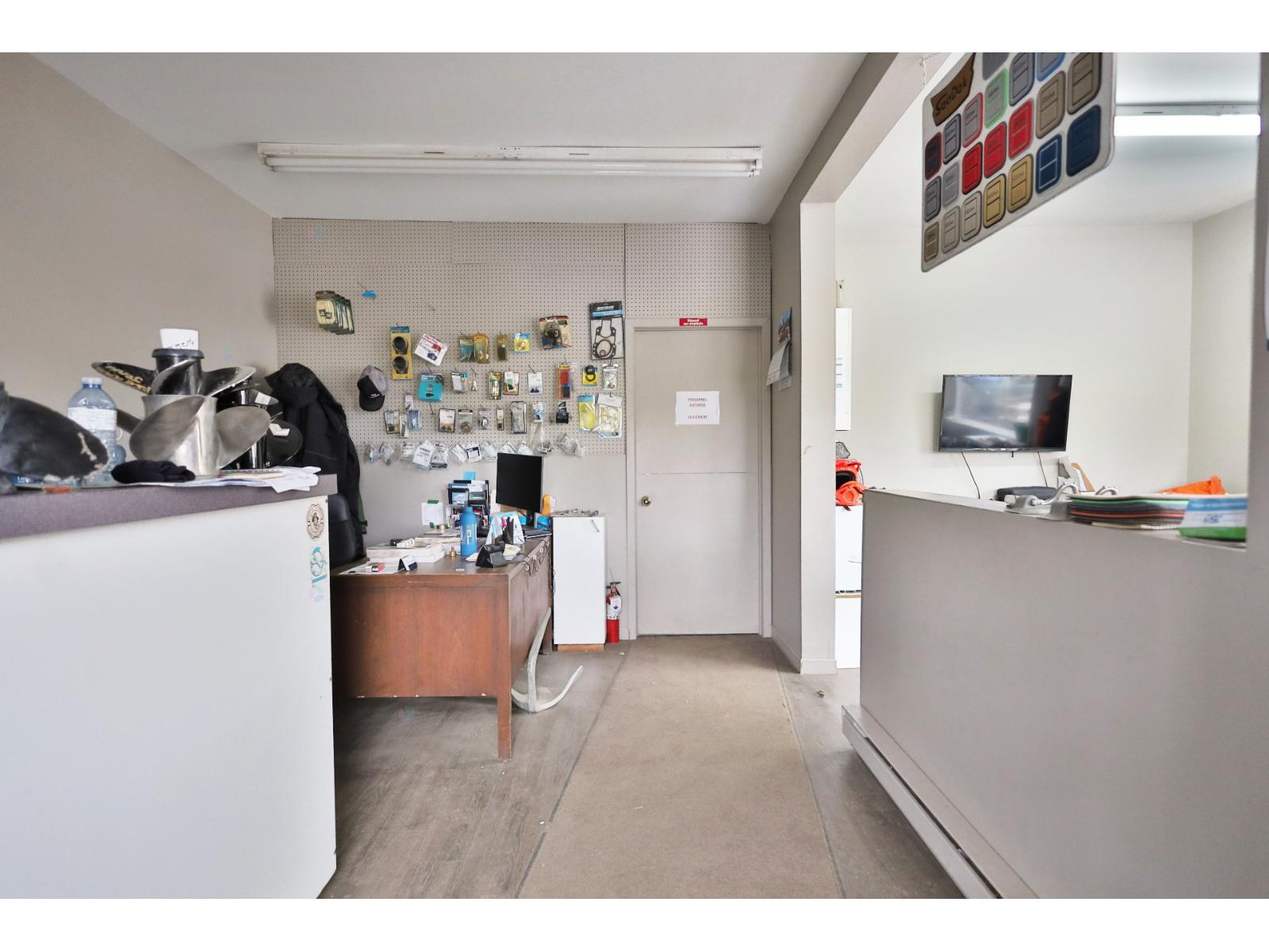 7983 Route Marie-victorin Property Photo 9