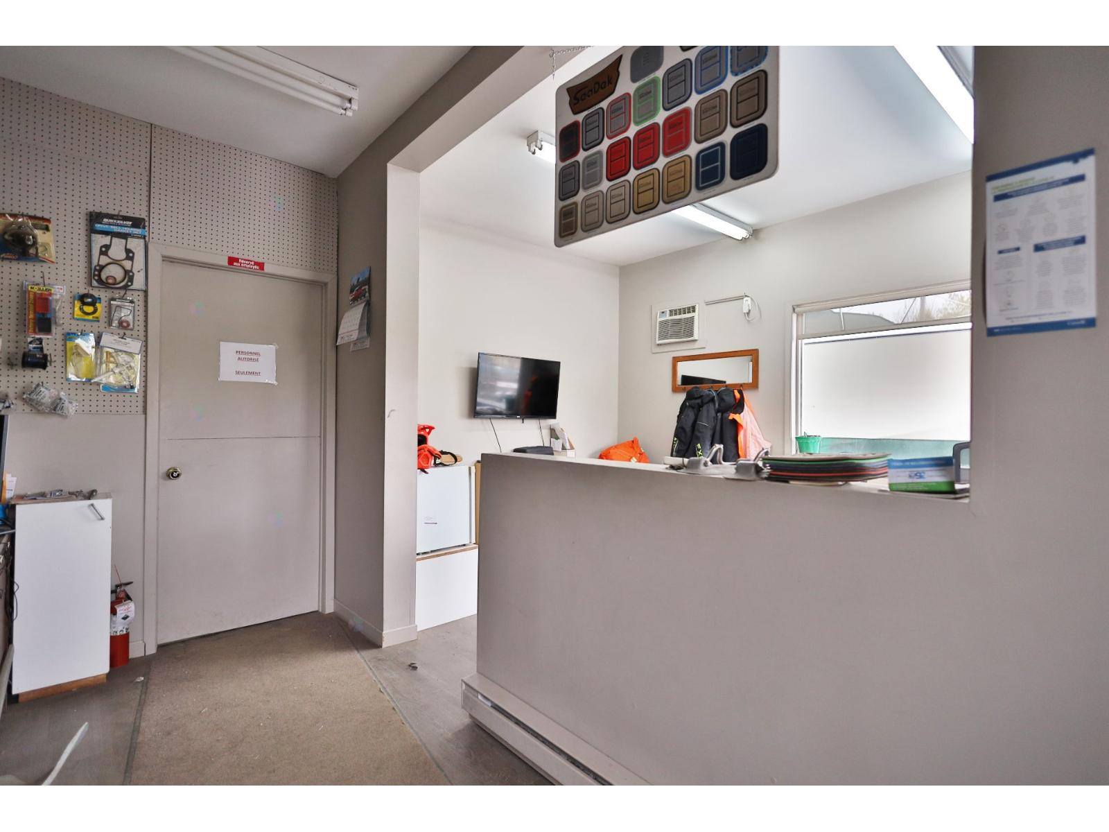 7983 Route Marie-victorin Property Photo 10