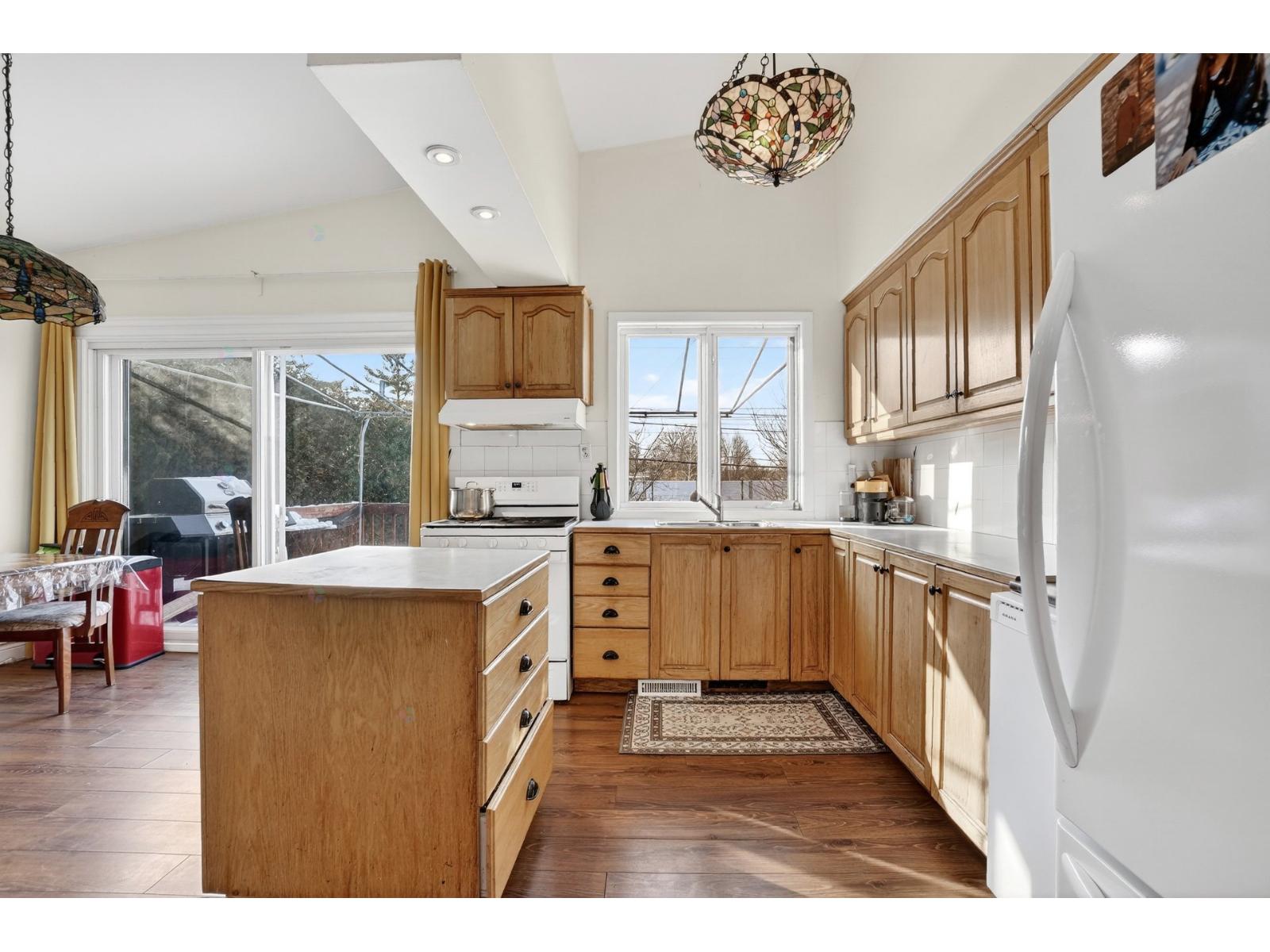 4 Ch. Du Mistral Property Photo 9