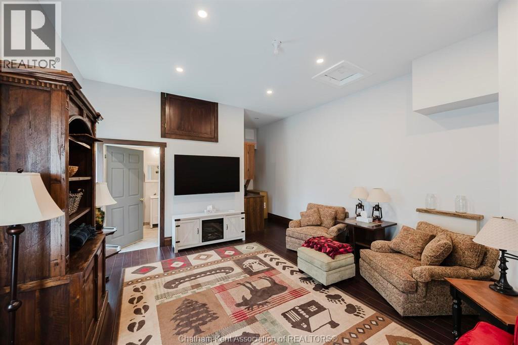 22678 Johnston Line Property Photo 32