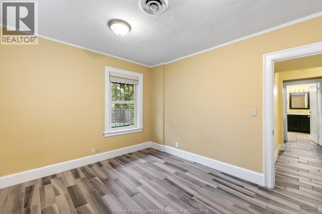 1580 Ouellette Property Photo 25