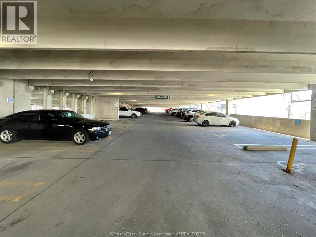 500 Ouellette Avenue Property Photo 17