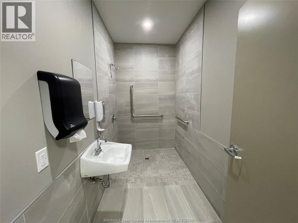 500 Ouellette Avenue Property Photo 22