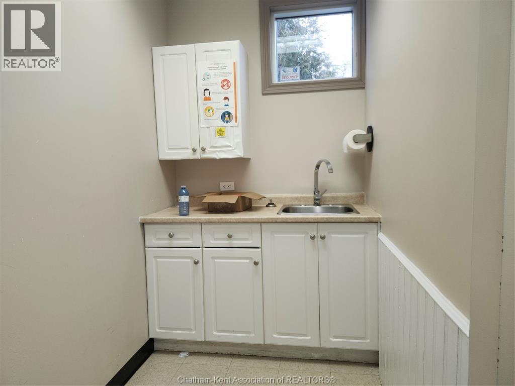 1789 Longwoods Road Property Photo 7