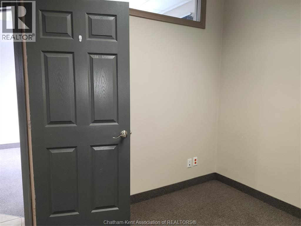 1789 Longwoods Road Property Photo 9
