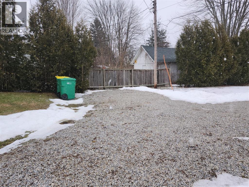 1789 Longwoods Road Property Photo 11