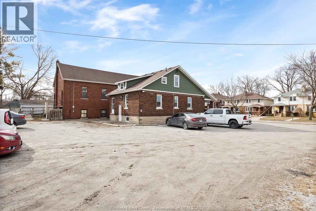 636-644 Partington Avenue Property Photo 29
