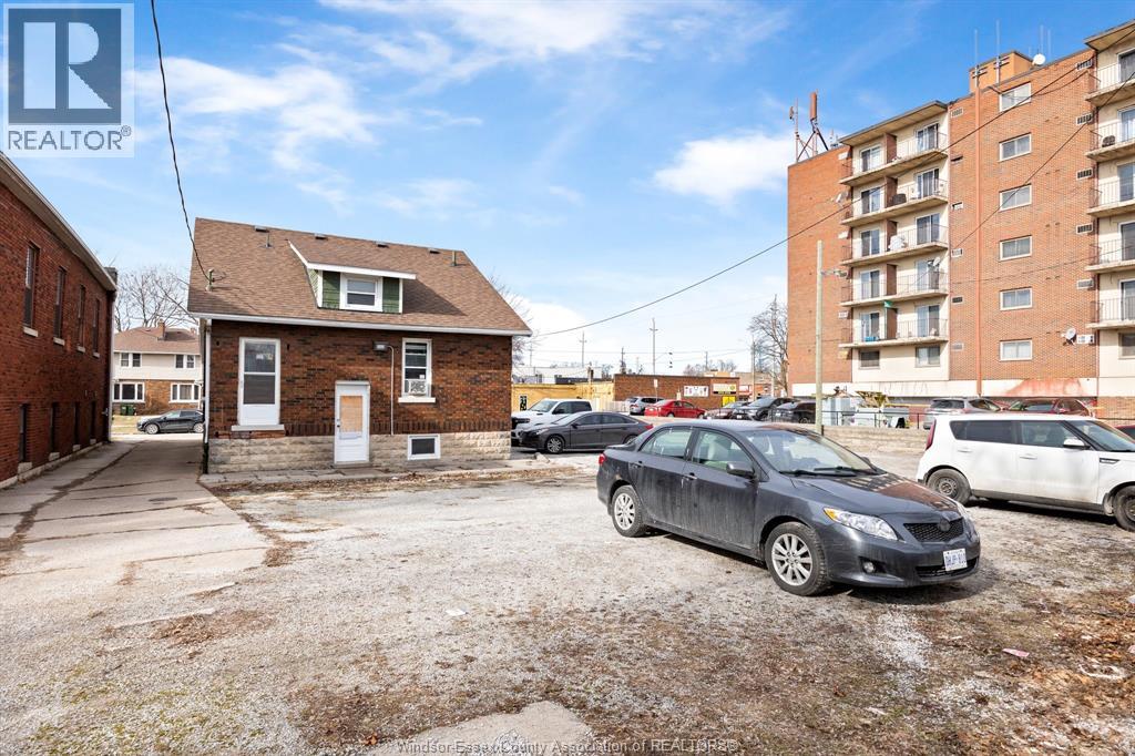 636-644 Partington Avenue Property Photo 31