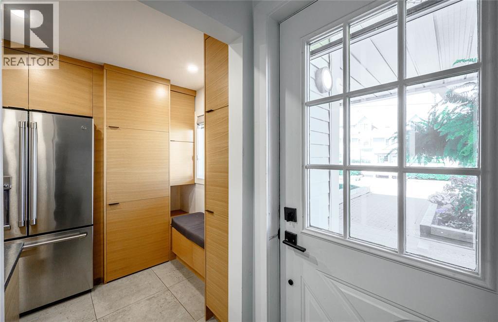 1510 Venetian Boulevard Unit# M-32 Property Photo 4