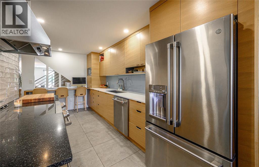1510 Venetian Boulevard Unit# M-32 Property Photo 5