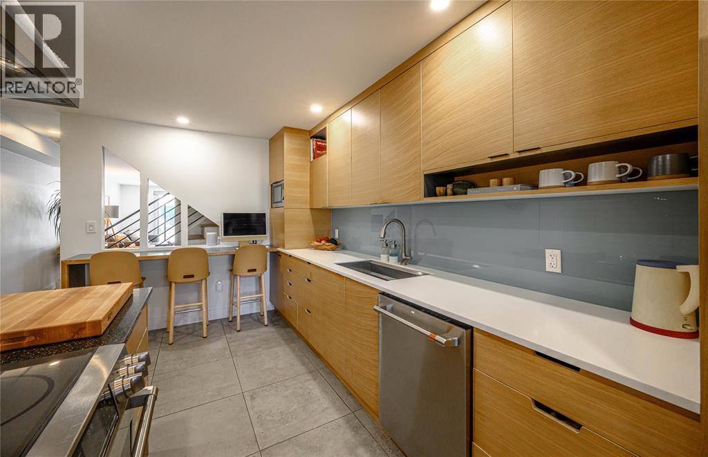 1510 Venetian Boulevard Unit# M-32 Property Photo 6