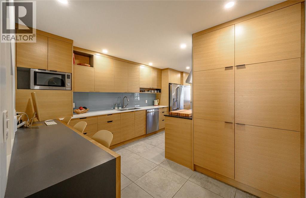 1510 Venetian Boulevard Unit# M-32 Property Photo 9