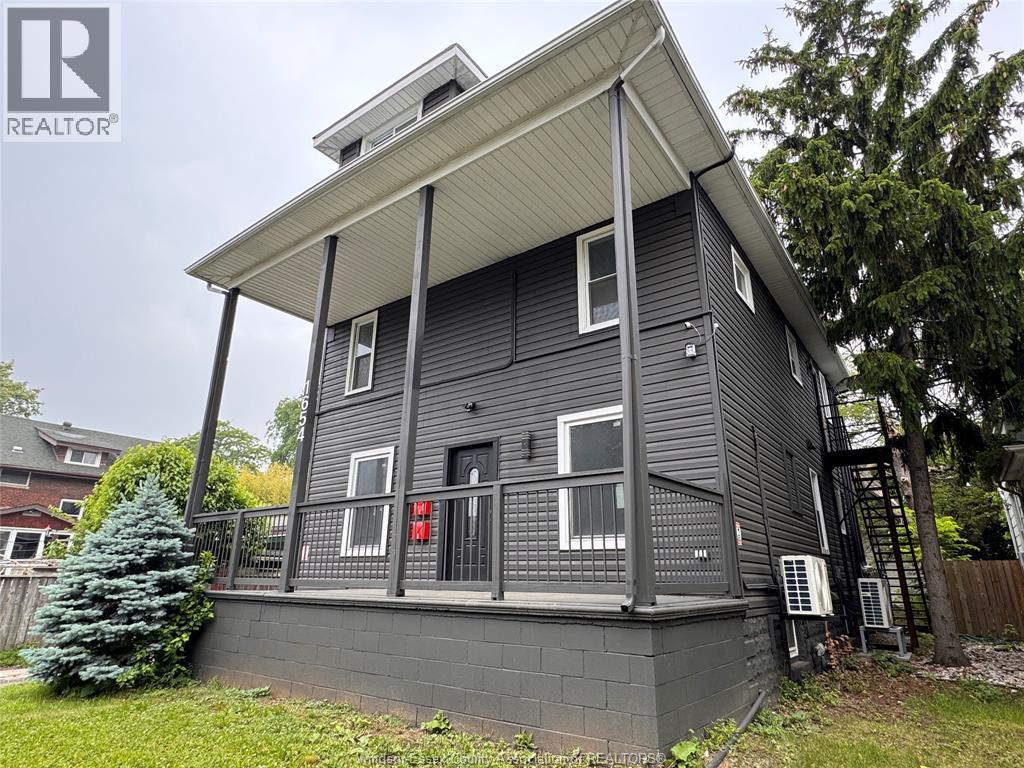 1654 Martindale AVENUE Property Photo 1