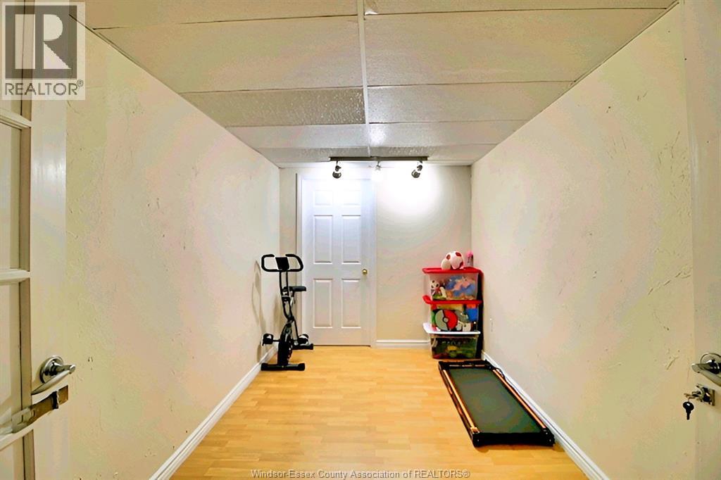 986 Lemonwood Crescent Property Photo 12