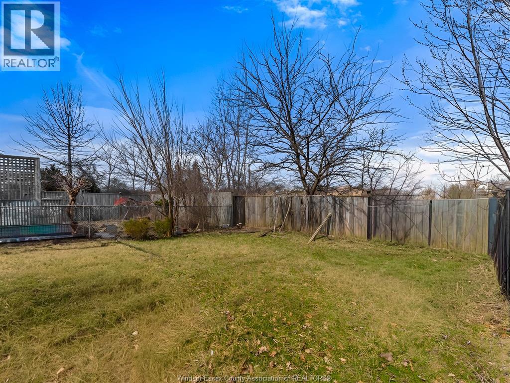 986 Lemonwood Crescent Property Photo 16