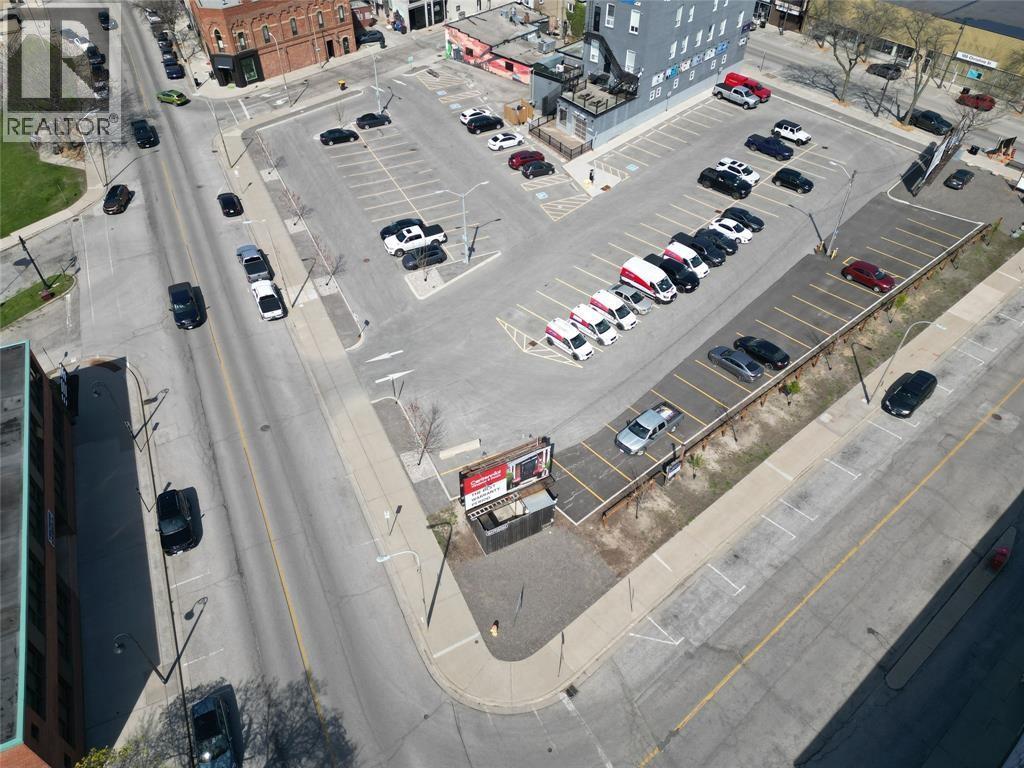 110 Davis Street Property Photo 14