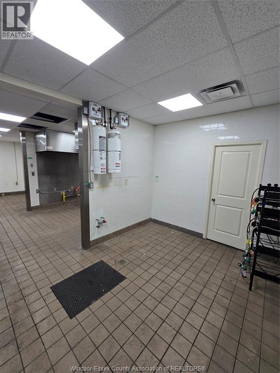 2240 Huron Church Road #a Property Photo 12