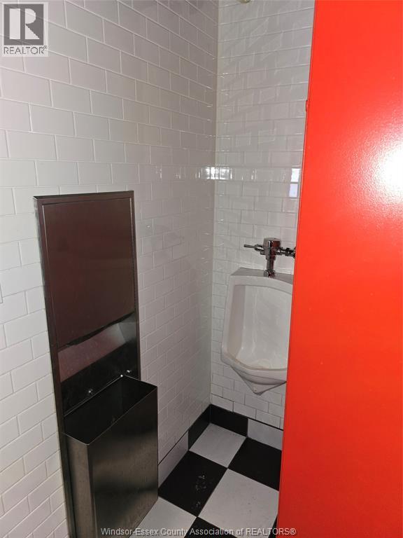 2240 Huron Church Road #a Property Photo 14