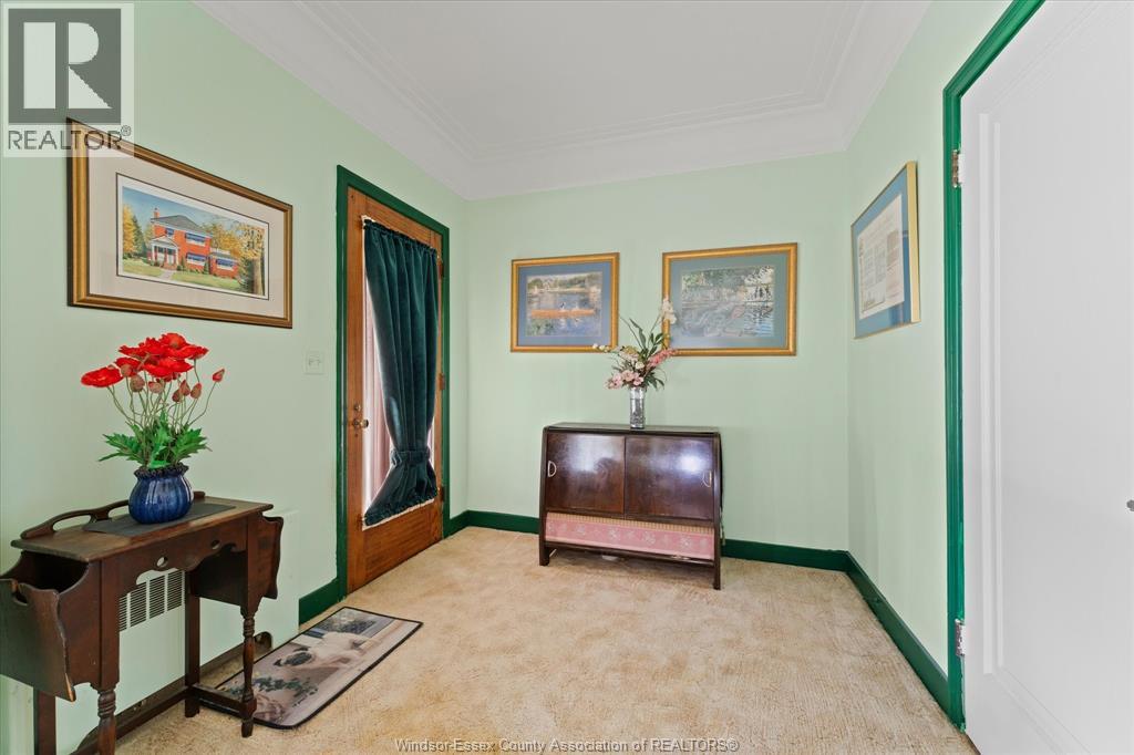 121 Division Street South Property Photo 4