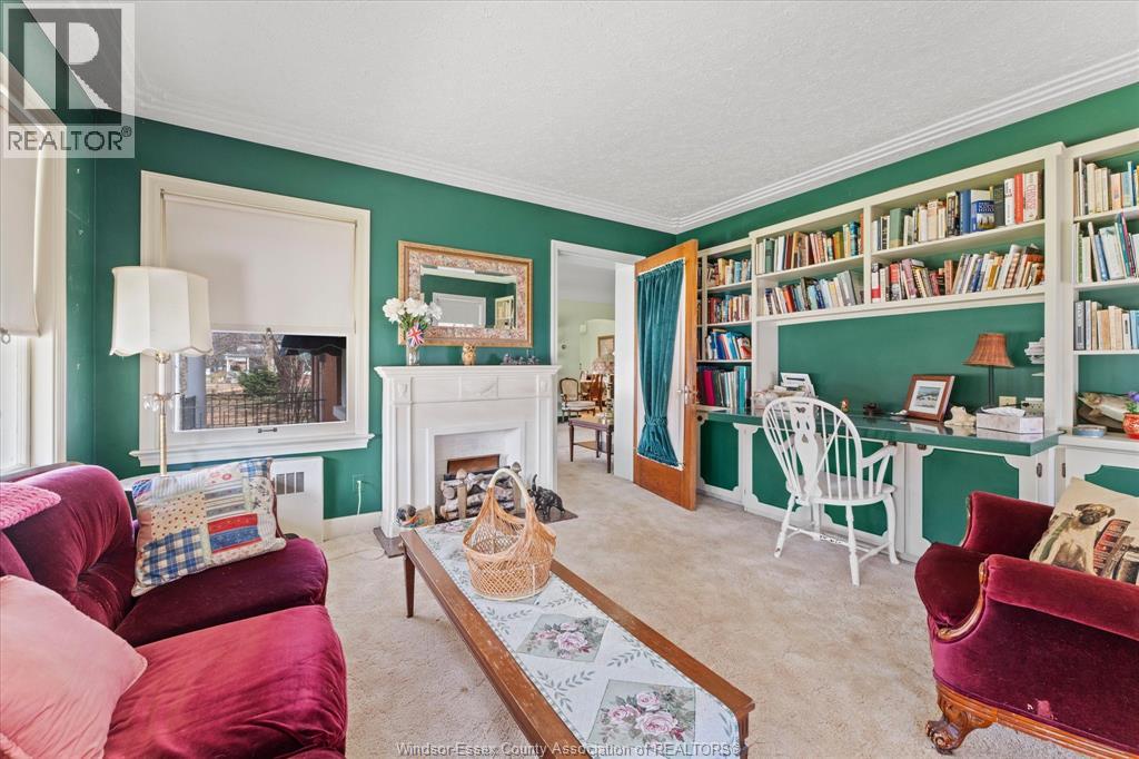 121 Division Street South Property Photo 10