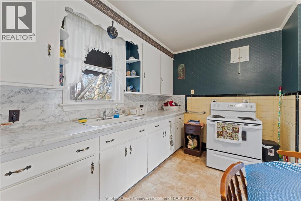 121 Division Street South Property Photo 15