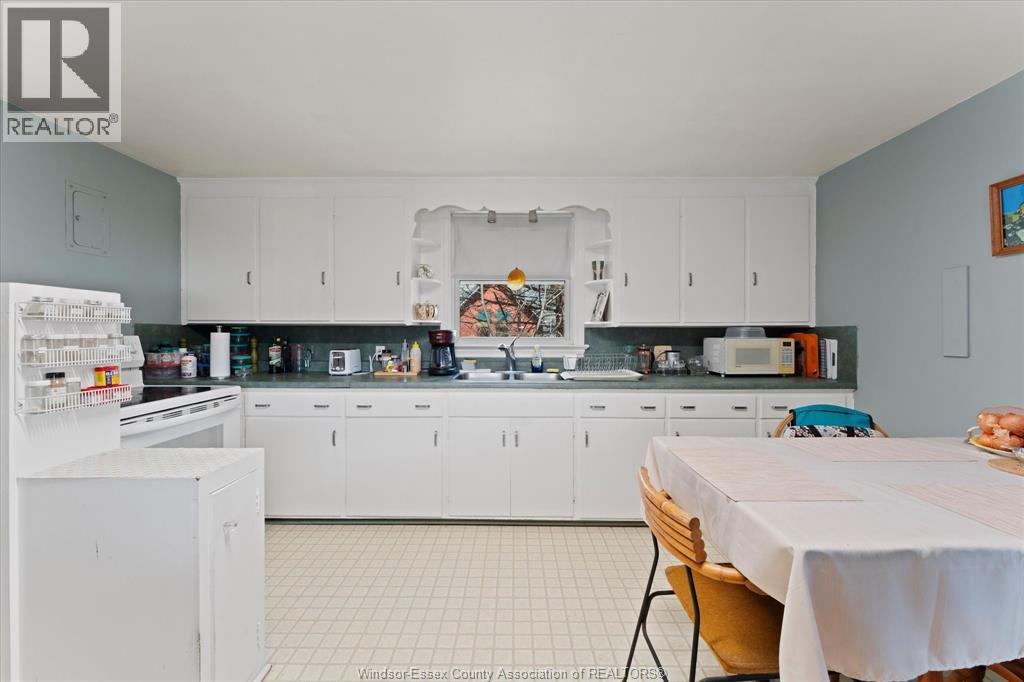 121 Division Street South Property Photo 27