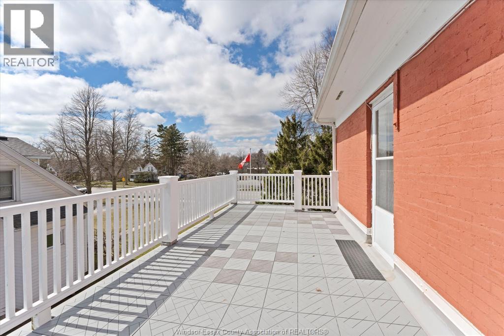 121 Division Street South Property Photo 32
