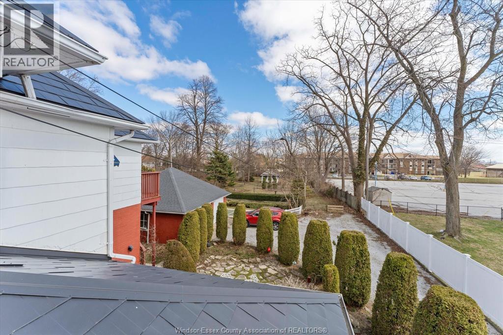 121 Division Street South Property Photo 33