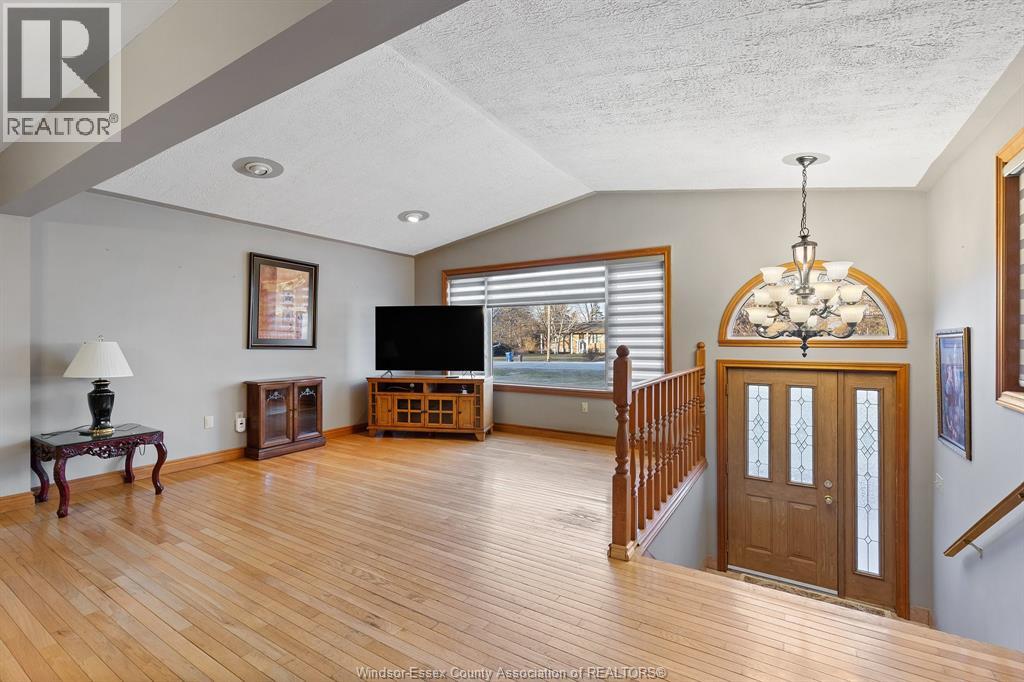 1116 Reaume Property Photo 5