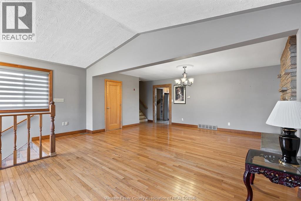 1116 Reaume Property Photo 7