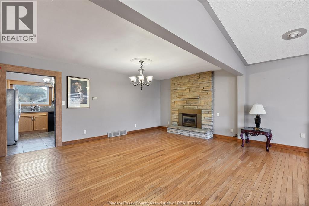 1116 Reaume Property Photo 8