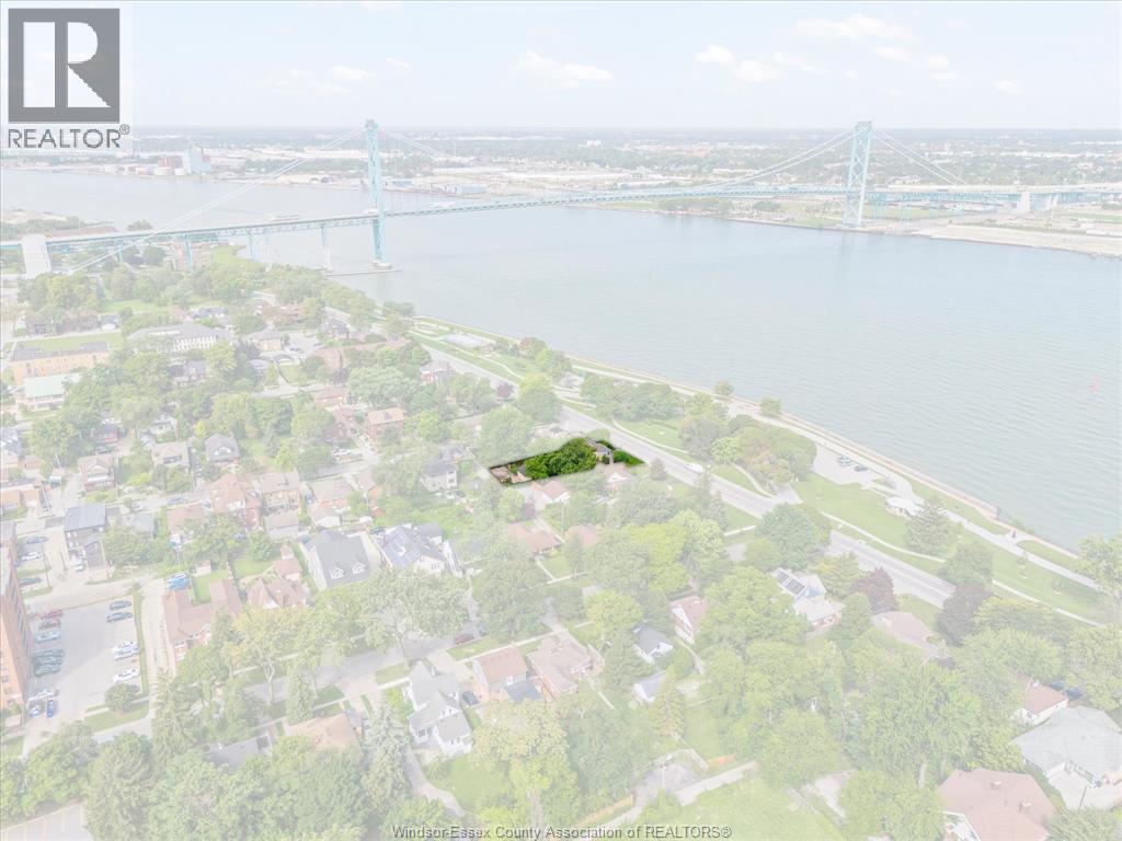 2371 Riverside Drive West Property Photo 45