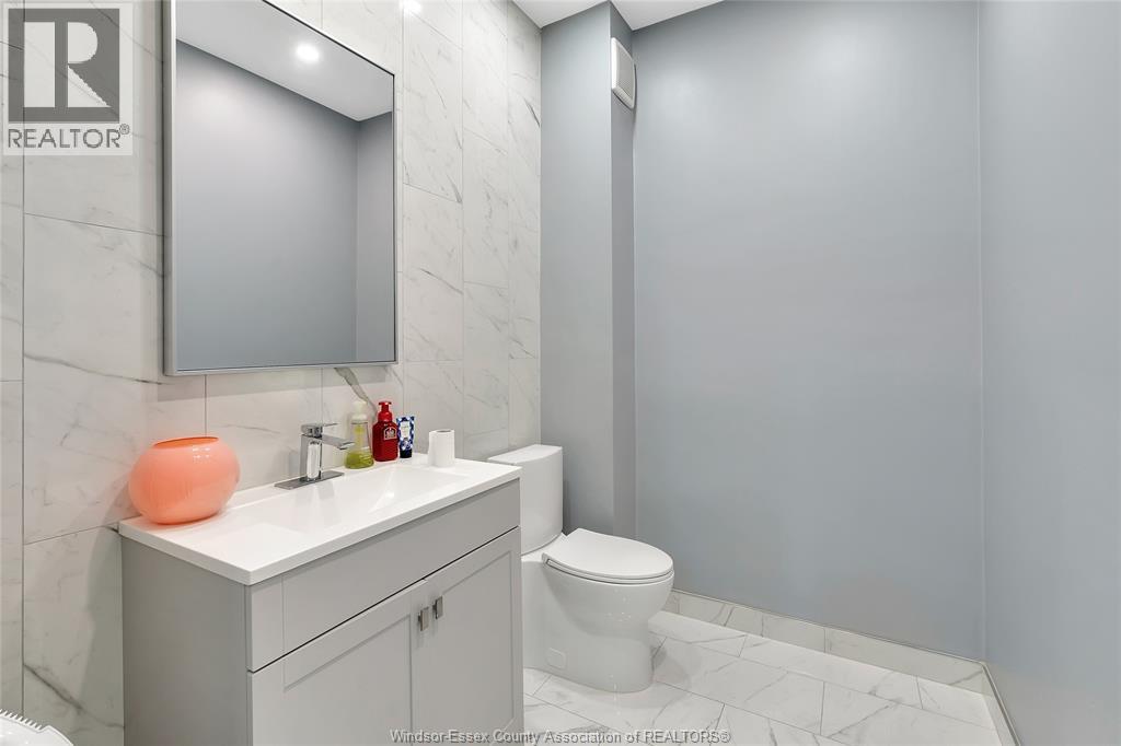 4667 Wyandotte Street East Property Photo 16