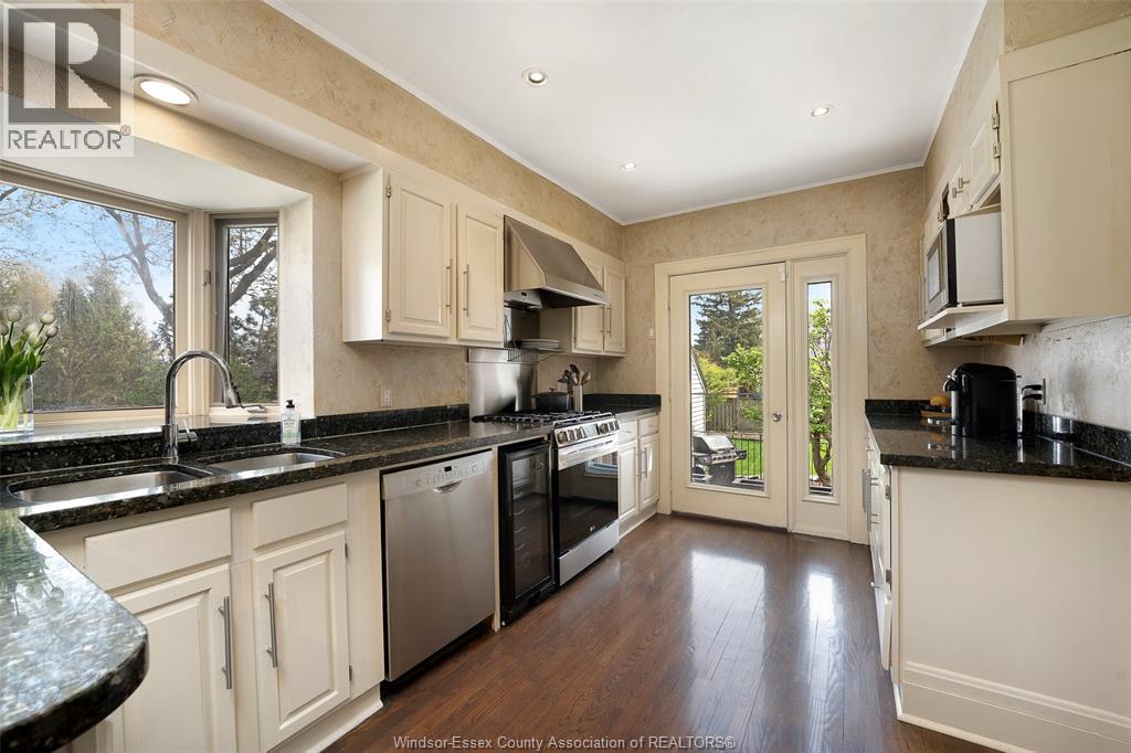 7505 Riverside Drive East Property Photo 10