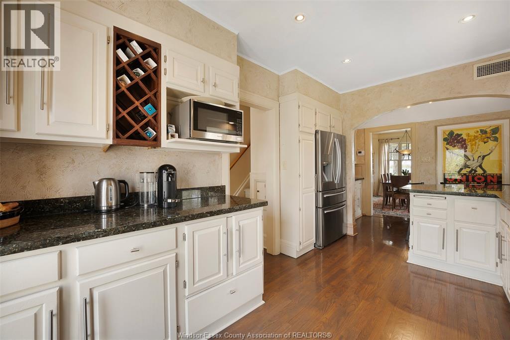 7505 Riverside Drive East Property Photo 11